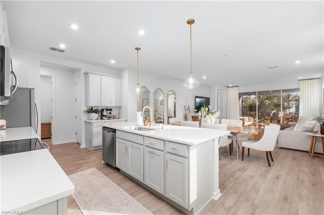 10313 Bonavie Cove DR, Fort Myers, FL 33966