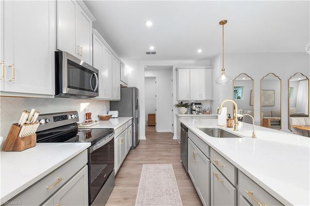 10313 Bonavie Cove DR, Fort Myers, FL 33966
