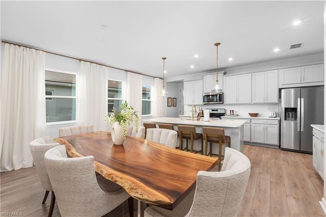 10313 Bonavie Cove DR, Fort Myers, FL 33966