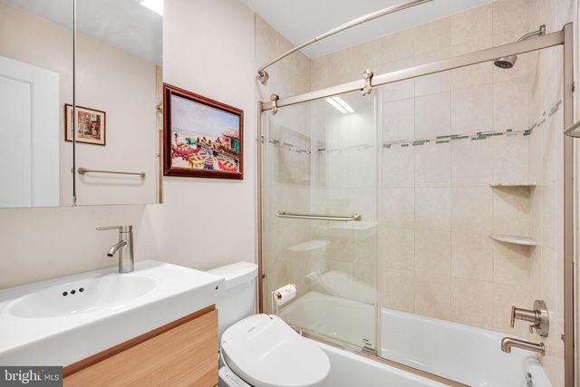 7515 CAYUGA AVE, Bethesda, MD 20817