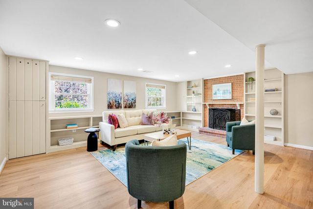7515 CAYUGA AVE, Bethesda, MD 20817