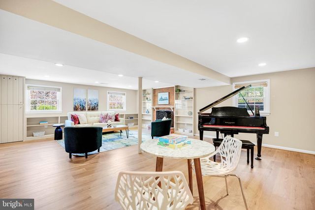 7515 CAYUGA AVE, Bethesda, MD 20817