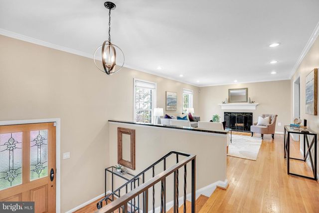 7515 CAYUGA AVE, Bethesda, MD 20817