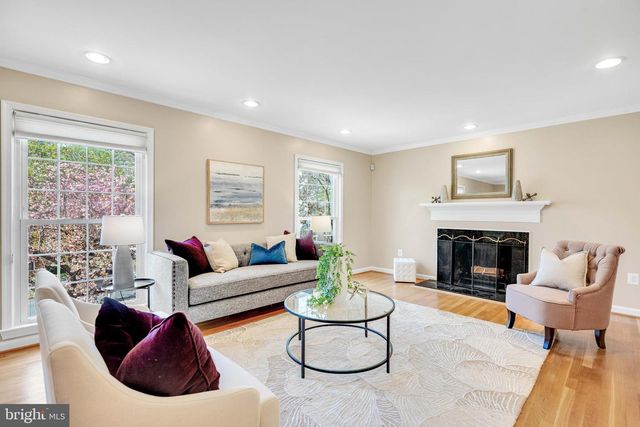 7515 CAYUGA AVE, Bethesda, MD 20817