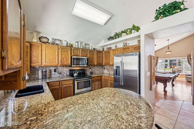 8362 W MICHELLE Drive, Peoria, AZ 85382