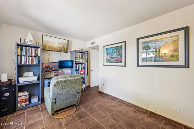 8362 W MICHELLE Drive, Peoria, AZ 85382