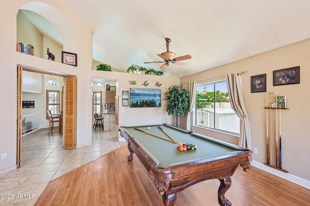 8362 W MICHELLE Drive, Peoria, AZ 85382