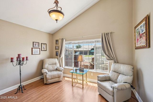 8362 W MICHELLE Drive, Peoria, AZ 85382