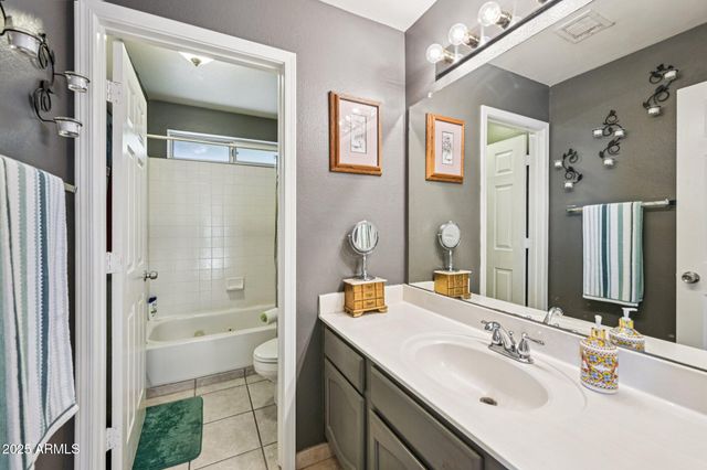 8362 W MICHELLE Drive, Peoria, AZ 85382