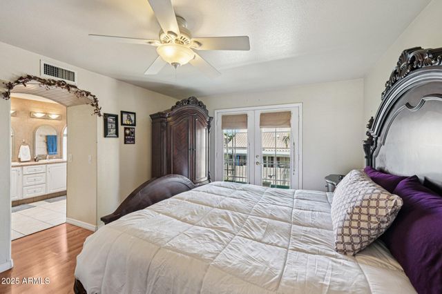 8362 W MICHELLE Drive, Peoria, AZ 85382