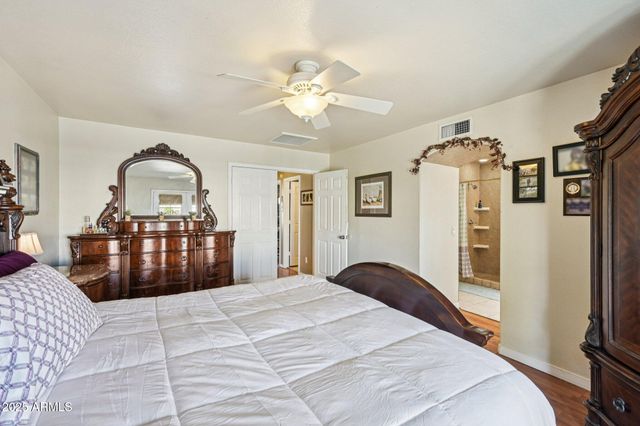 8362 W MICHELLE Drive, Peoria, AZ 85382