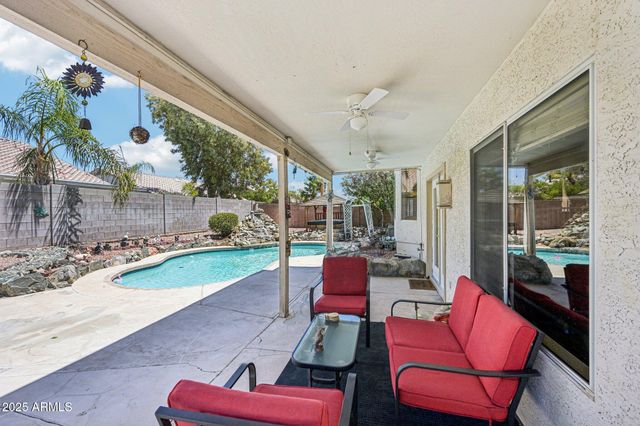 8362 W MICHELLE Drive, Peoria, AZ 85382