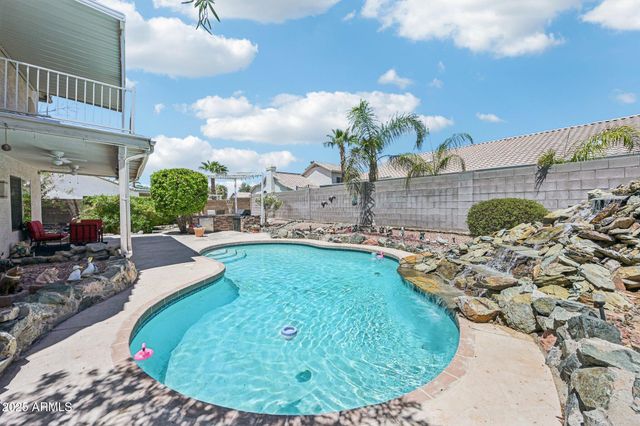 8362 W MICHELLE Drive, Peoria, AZ 85382