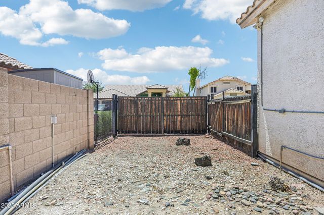 8362 W MICHELLE Drive, Peoria, AZ 85382