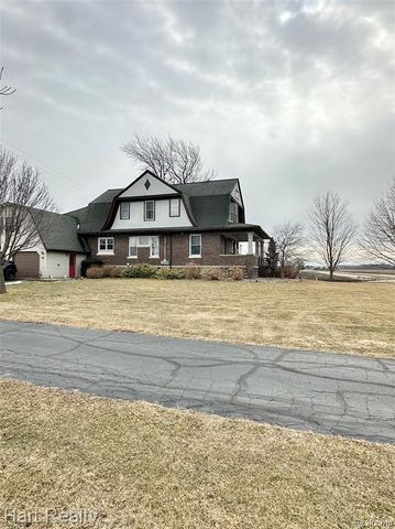 1083 S Van Buren Road, Reese, MI 48757