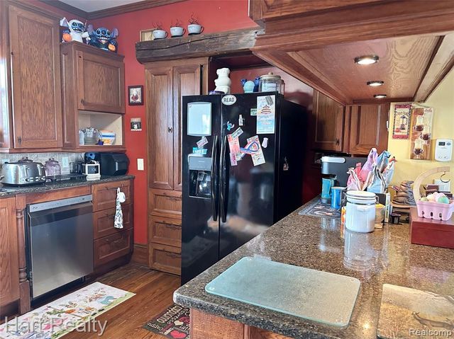 1083 S Van Buren Road, Reese, MI 48757