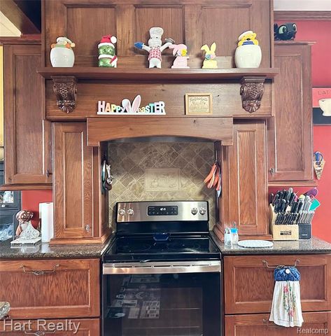 1083 S Van Buren Road, Reese, MI 48757