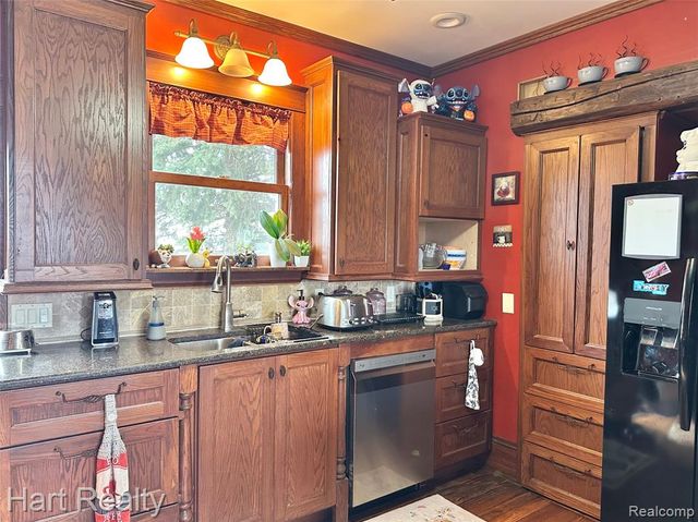 1083 S Van Buren Road, Reese, MI 48757