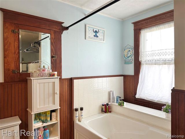 1083 S Van Buren Road, Reese, MI 48757