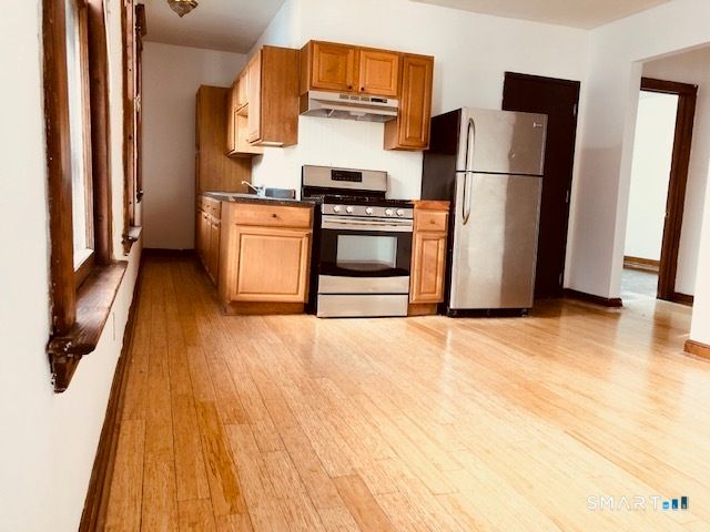 27 Blake Street, New Haven, CT 06511