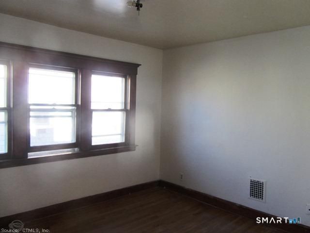 27 Blake Street, New Haven, CT 06511