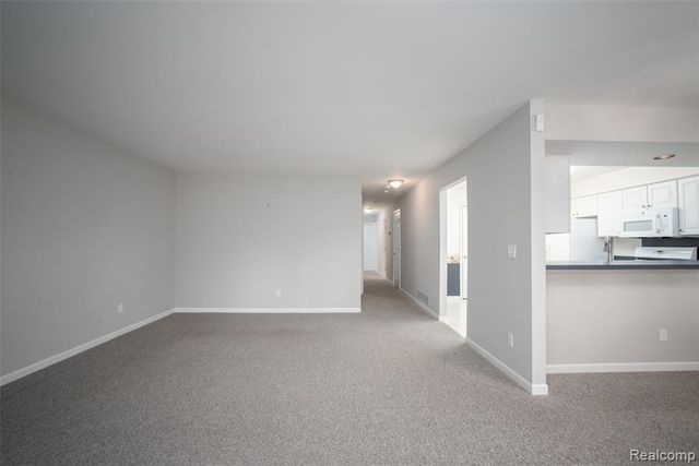 5026 Harbor Oak Drive, Waterford, MI 48329