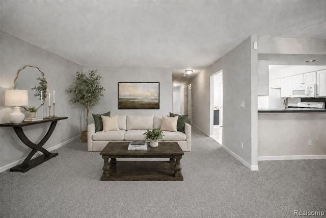 5026 Harbor Oak Drive, Waterford, MI 48329