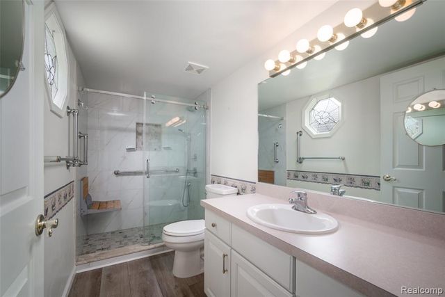 5026 Harbor Oak Drive, Waterford, MI 48329