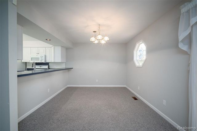 5026 Harbor Oak Drive, Waterford, MI 48329
