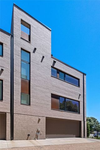 416 SE G Street, Bentonville, AR 72712