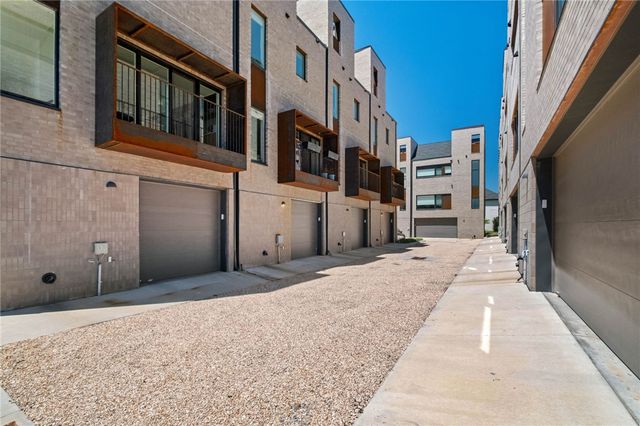 416 SE G Street, Bentonville, AR 72712