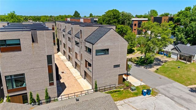 416 SE G Street, Bentonville, AR 72712