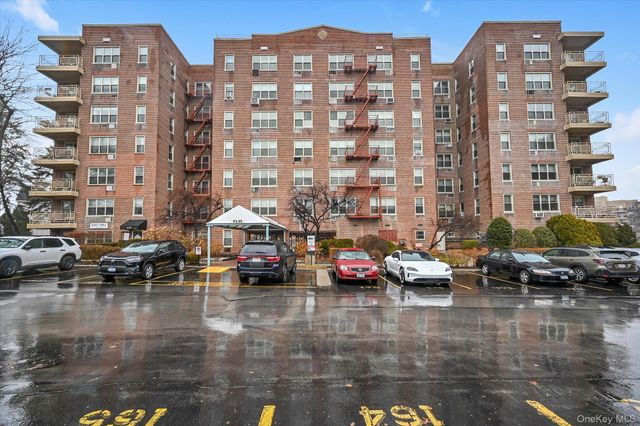 23-25 Bell Boulevard 6J, Bayside, NY 11360