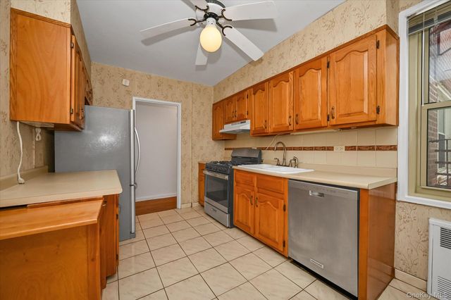 23-25 Bell Boulevard 6J, Bayside, NY 11360