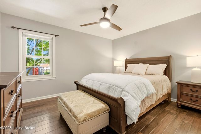 6905 Village Green Blvd, Pewee Valley, KY 40056