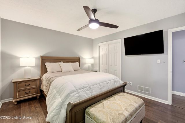 6905 Village Green Blvd, Pewee Valley, KY 40056