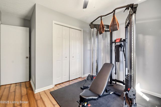 6905 Village Green Blvd, Pewee Valley, KY 40056