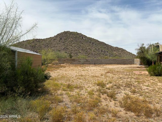 2105 E LONE CACTUS Drive, Phoenix, AZ 85024