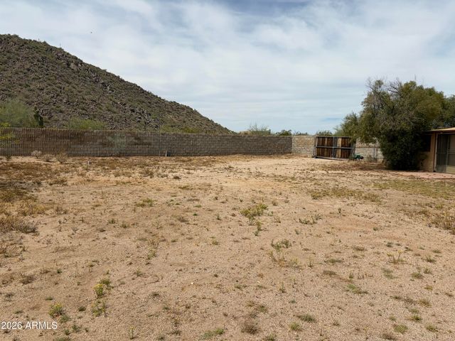 2105 E LONE CACTUS Drive, Phoenix, AZ 85024