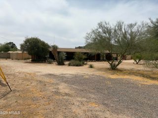 2105 E LONE CACTUS Drive, Phoenix, AZ 85024