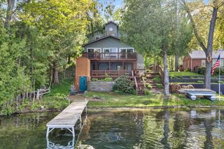 9158 W School Section Lake Drive, Morton Twp, MI 49332