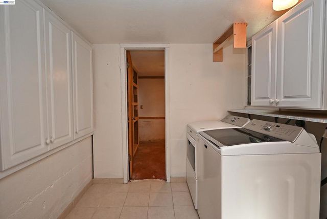 4199 Seven Hills Rd, Castro Valley, CA 94546