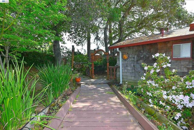 4199 Seven Hills Rd, Castro Valley, CA 94546