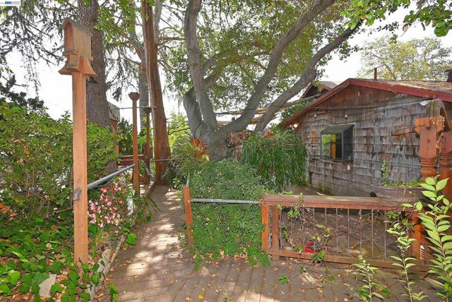 4199 Seven Hills Rd, Castro Valley, CA 94546