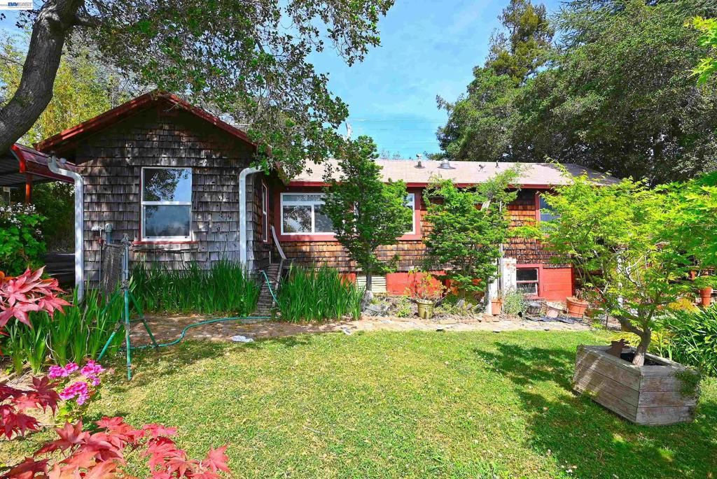 Image 18 of property listing at 4199 Seven Hills Rd, Castro Valley, CA 94546