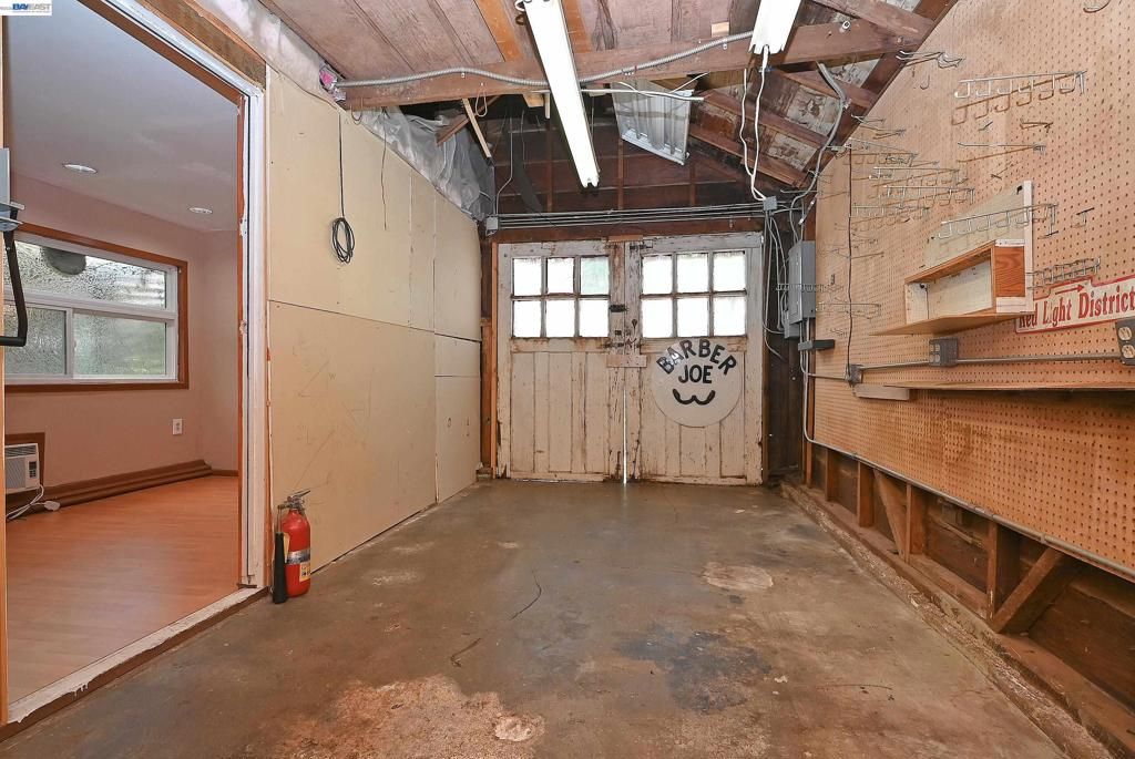 Image 23 of property listing at 4199 Seven Hills Rd, Castro Valley, CA 94546