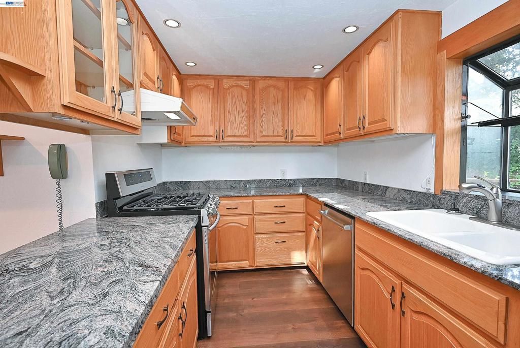 Image 30 of property listing at 4199 Seven Hills Rd, Castro Valley, CA 94546