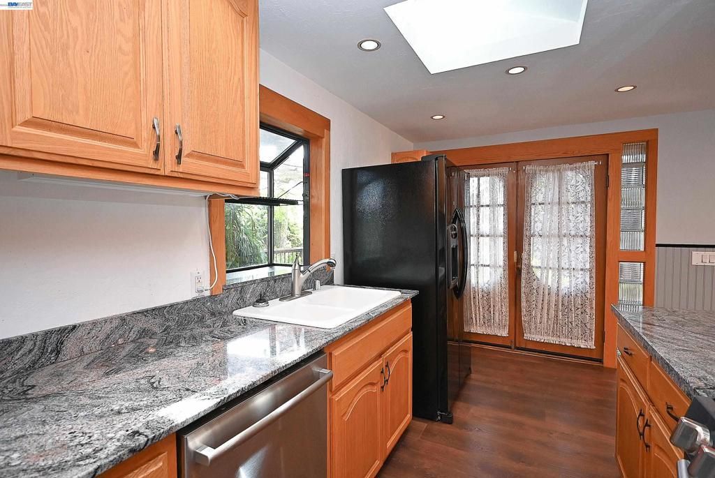 Image 32 of property listing at 4199 Seven Hills Rd, Castro Valley, CA 94546