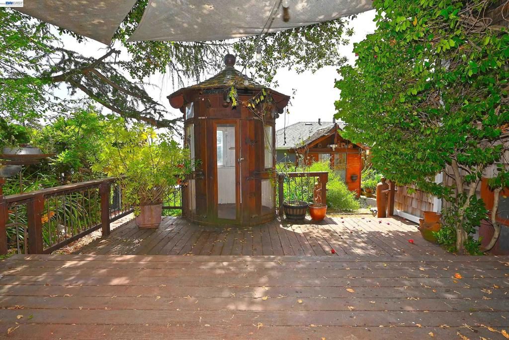 Image 9 of property listing at 4199 Seven Hills Rd, Castro Valley, CA 94546