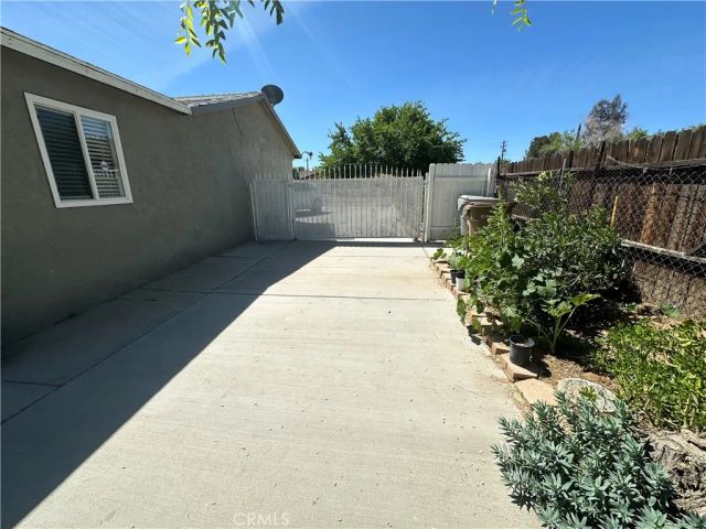 16116 Cajon, Hesperia, CA 92345